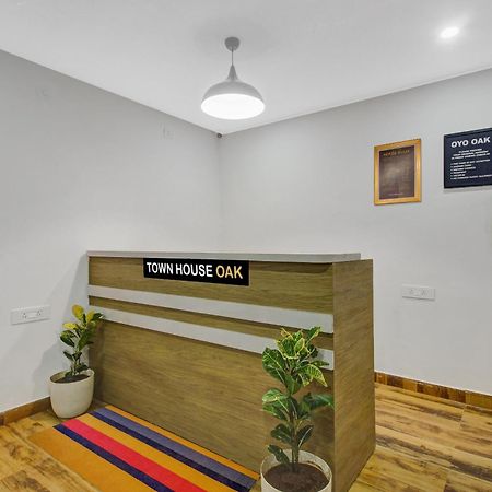Super Townhouse Oak Hitec City Near Image Hospital Hyderabad Bagian luar foto