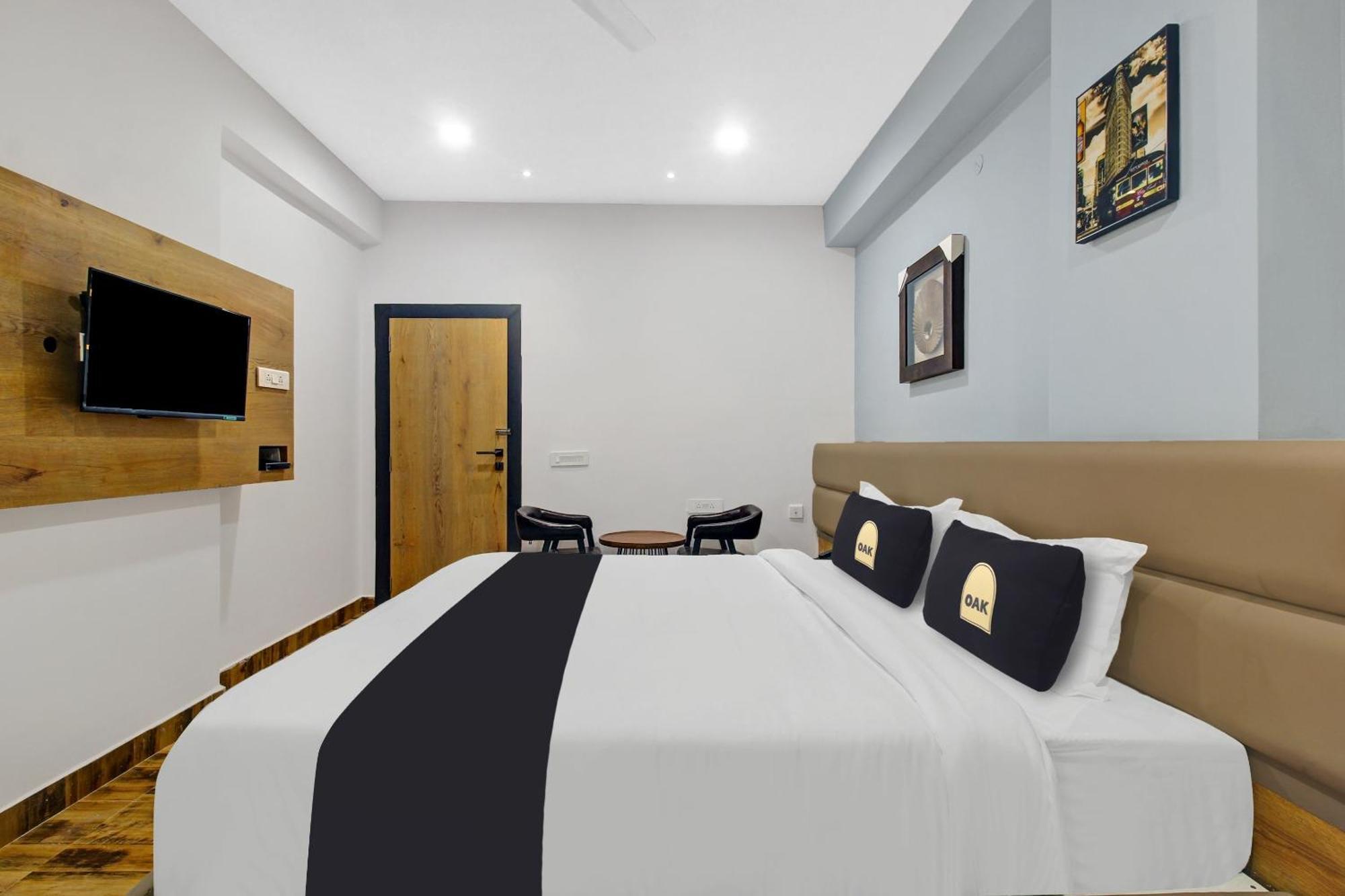 Super Townhouse Oak Hitec City Near Image Hospital Hyderabad Bagian luar foto