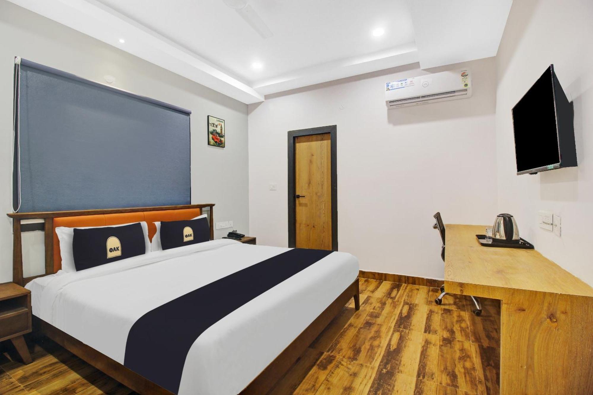 Super Townhouse Oak Hitec City Near Image Hospital Hyderabad Bagian luar foto
