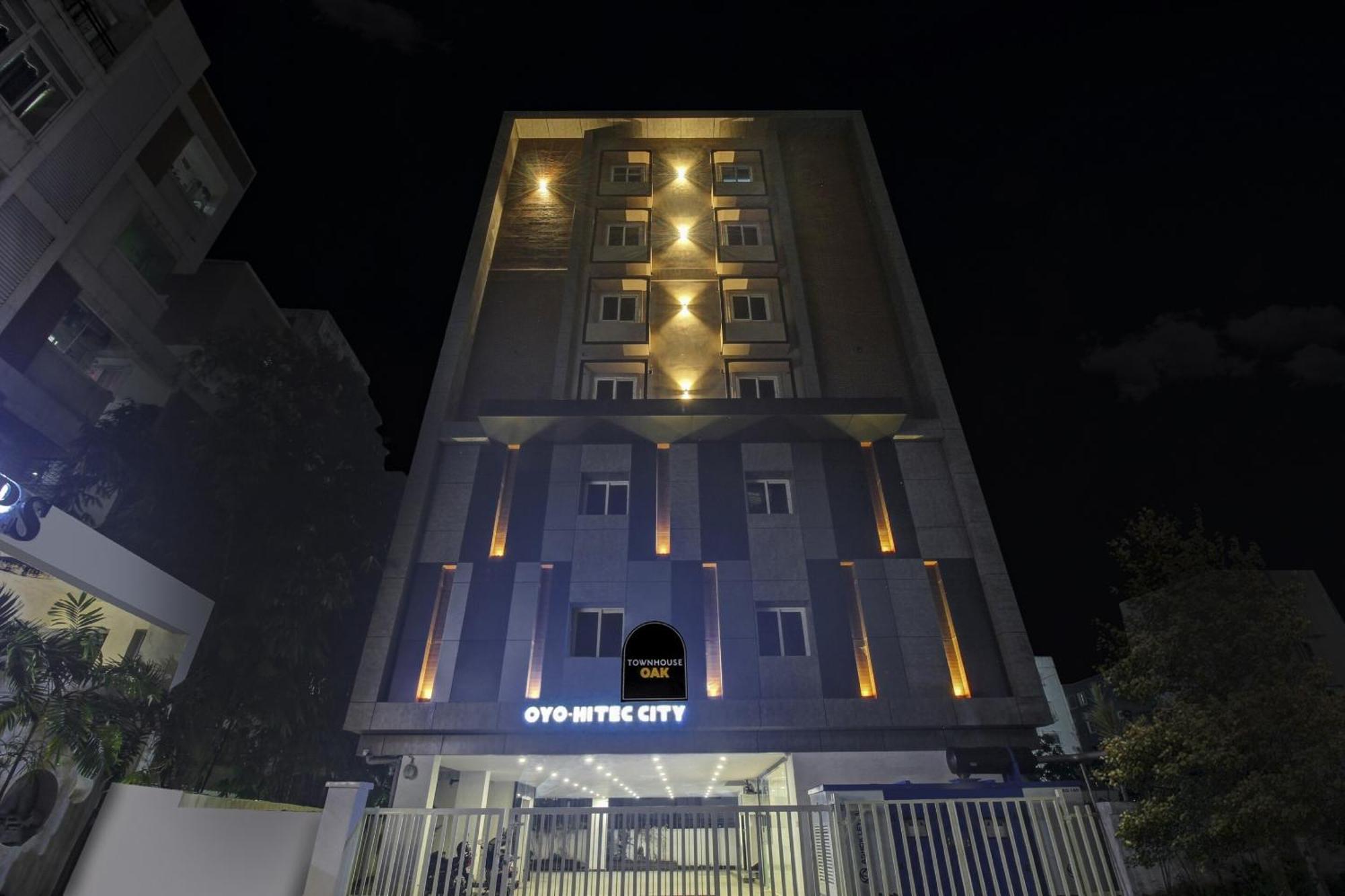 Super Townhouse Oak Hitec City Near Image Hospital Hyderabad Bagian luar foto